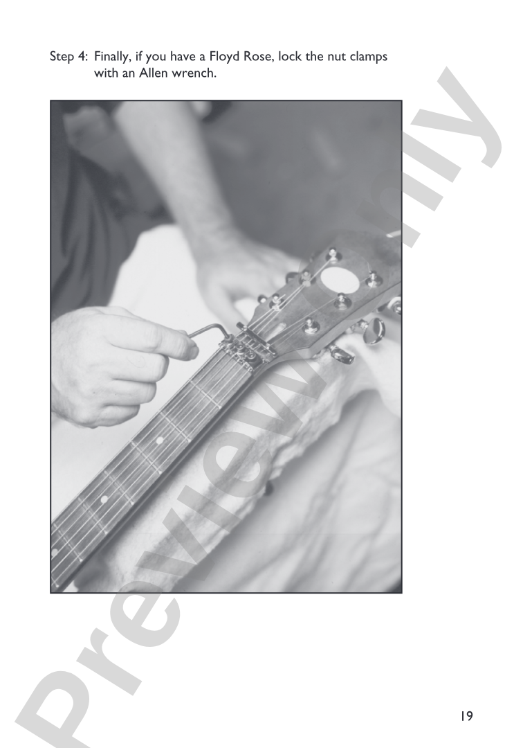 Mini Music Guides: Guitar Care and Gear Essentials: Everything You Need to Know in an Easy-to-Follow Format!